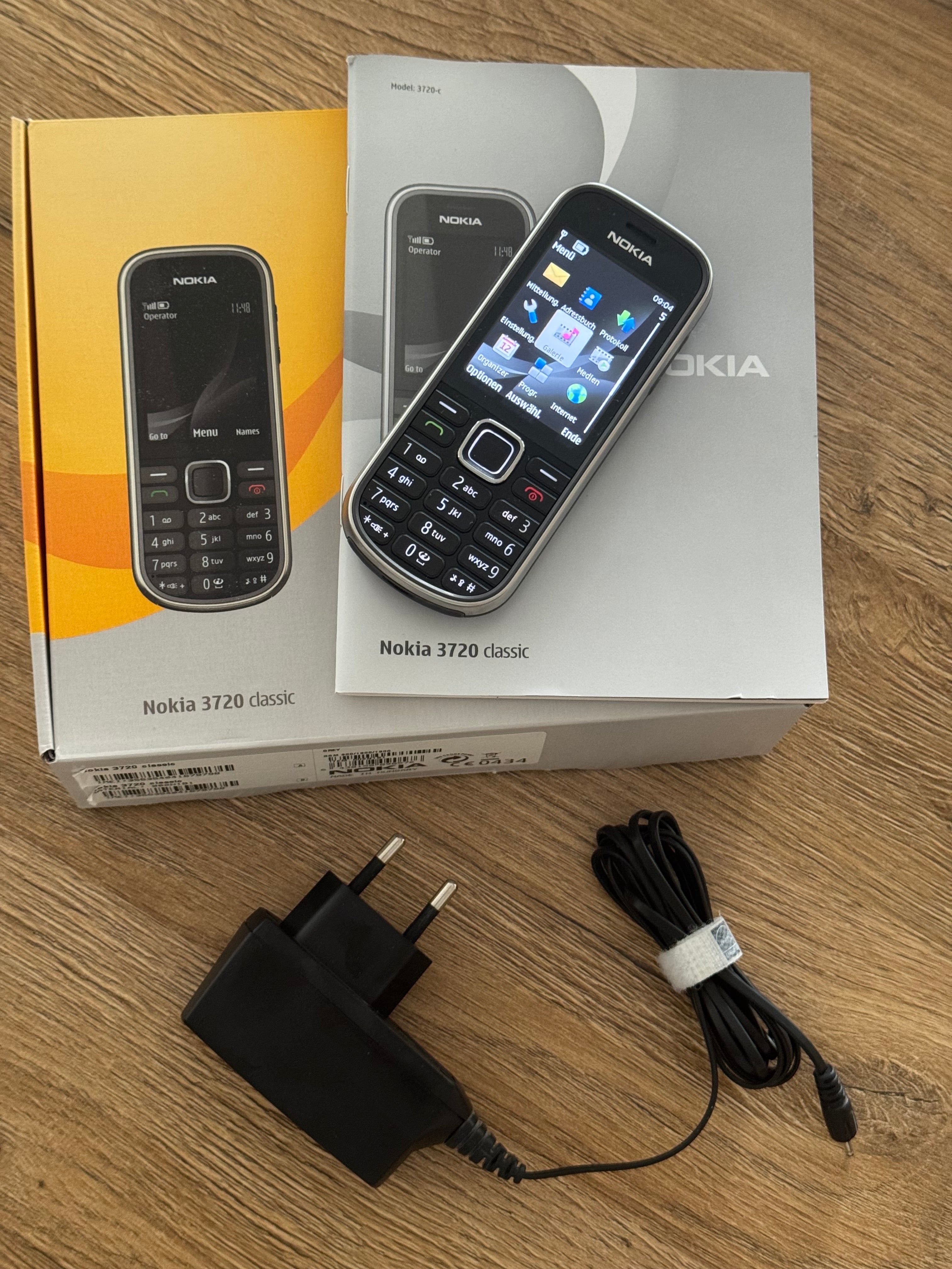 2 Nokia 3720- Gelb/ grau