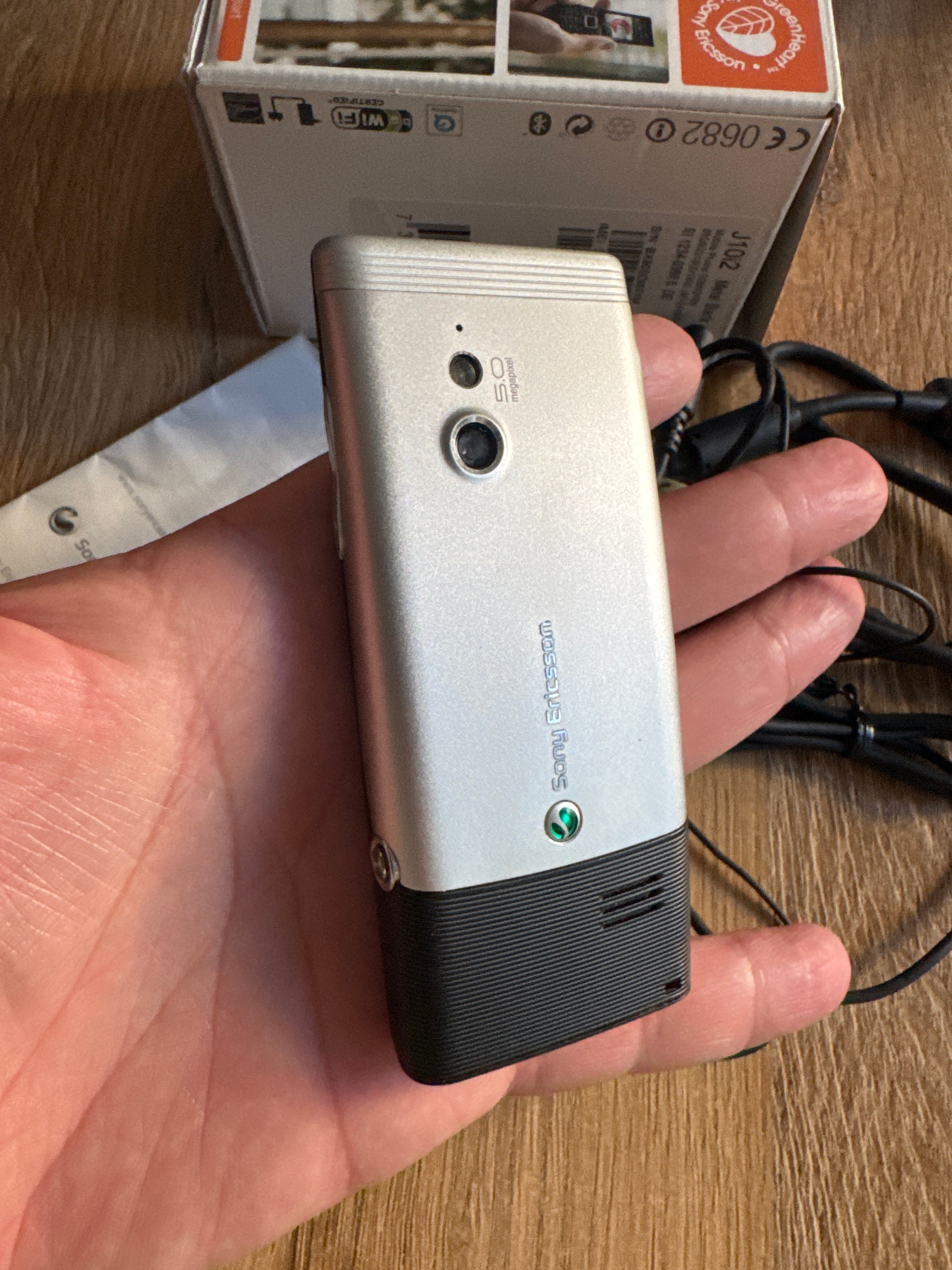 Sony Ericsson Elm J10i2 - Like New!